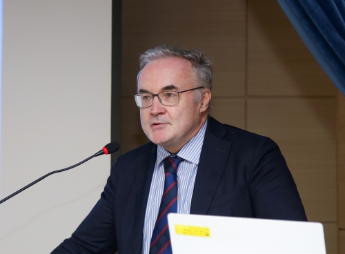 Priv.-Doz. Mag. Dr. Peter Knoll, IAEA
핵의학의 국제 표준화, 안전한 환자 진료의 핵심 열쇠
Peter Knoll 박사, 정량적 영상·맞춤형 선량 측정의 미래 공유